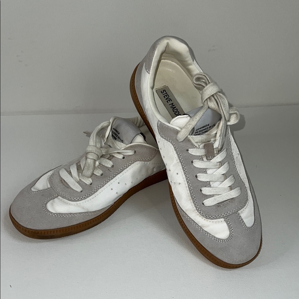Steve Madden Duo Suede Gum Sole Retro Sneakers Size 9